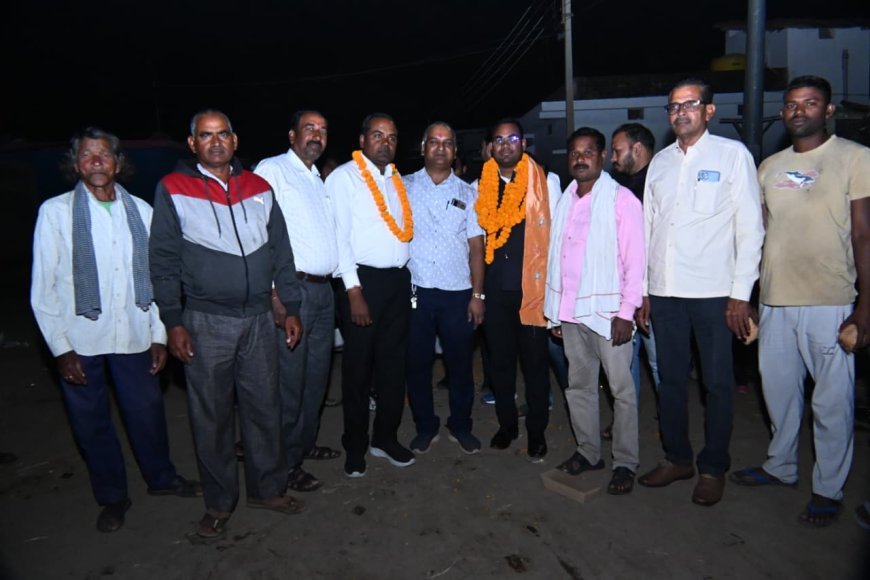 अब गाँवो से भी निकल रहा हैं उच्च प्रतिभा ,सीजी पीएससी 2024 में भनसुली के  योगेन्द्र निर्मल का हुआ चयन ,बनेंगें नायब तहसीलदार  पूर्व जिपं.उपाध्यक्ष,विधायक प्रतिनिधि अशोक साहू,जनपद सदस्य दिनेश साहू, सहित  ग्रामीणों ने किया आत्मीय स्वागत