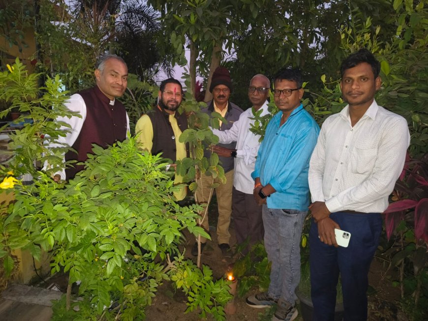 प्रेस क्लब अमलेश्वर का  दिवाली  मिलन समारोह का आयोजन , दीप प्रज्ज्वलित कर  एक दूसरे को दिये बधाई,पर्यावरण संरक्षण को  दिये प्राथमिकता , औषधि पौधे कचनार का किया रोपण