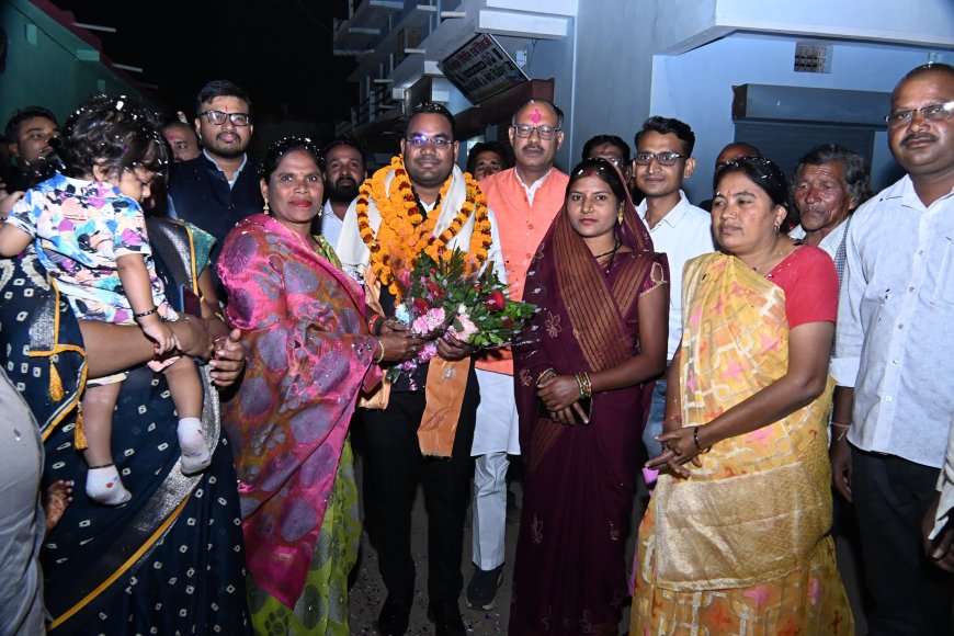 पाटन विधानसभा क्षेत्र के भनसुली निवासी योगेंद्र निर्मल  का CGPSC में 32वां रैंक प्राप्त कर नायब तहसीलदार का दायित्व मिलने पर उनके प्रथम गृह ग्राम भनसुली आगमन पर जनप्रतिनिधियों एवं ग्रामीणों ने भव्य स्वागत एवं सम्मान कर बधाई दी