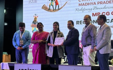 सिंगापुर में आयोजित अंतरराष्ट्रीय कैंसर सम्मेलन में रायपुर की डॉक्टर को मिला सर्वोच्च सम्मान