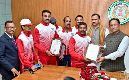 मुख्यमंत्री  से मास्टर एथलीट फेडरेशन ऑफ इंडिया के प्रतिभागियों ने की सौजन्य भेंट