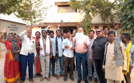 *विष्णुदेव सरकार ने जप्त की छत्तीसगढ़ महतारी, न्यायलय ने दिया छत्तीसगढ़ राज्य निर्माण संग्राम सेनानी किसान मोर्चा के अध्यक्ष अनिल दुबे सत्याग्रही किसानों को सुपुर्दनामा में देने का आदेश, न्यायलय परिसर में छत्तीसगढ़ महतारी की जय के लगे नारे, तुमगांव थाने से लेंगे प्रतिमा -किसान मोर्चा*