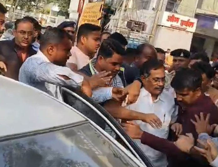 अदालत ने जोहार छत्तीसगढ़ पार्टी प्रमुख अमित बघेल को तीन दिन के पुलिस रिमांड पर भेजा, पुलिस कस्टडी में मां के अंतिम संस्कार में शामिल