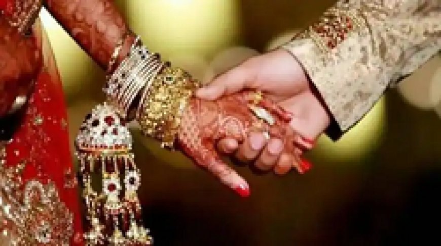 सात फेरों के बाद दूल्हे ने दुल्हन से मांगा आठवां वचन तो मिला ये जवाब