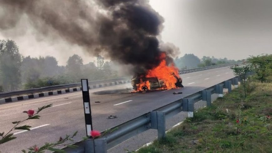 धमाके के बाद कार लगी आग: 4 बच्चों समेत 5 की मौत, 5 घायल