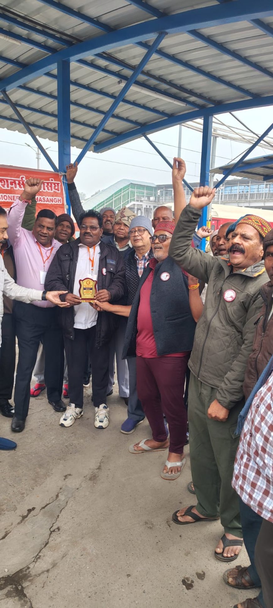 देशभर के पेंशनरों का महासंगम अयोध्या में, छत्तीसगढ़ का 209 सदस्यीय प्रतिनिधिमंडल पहुँचा