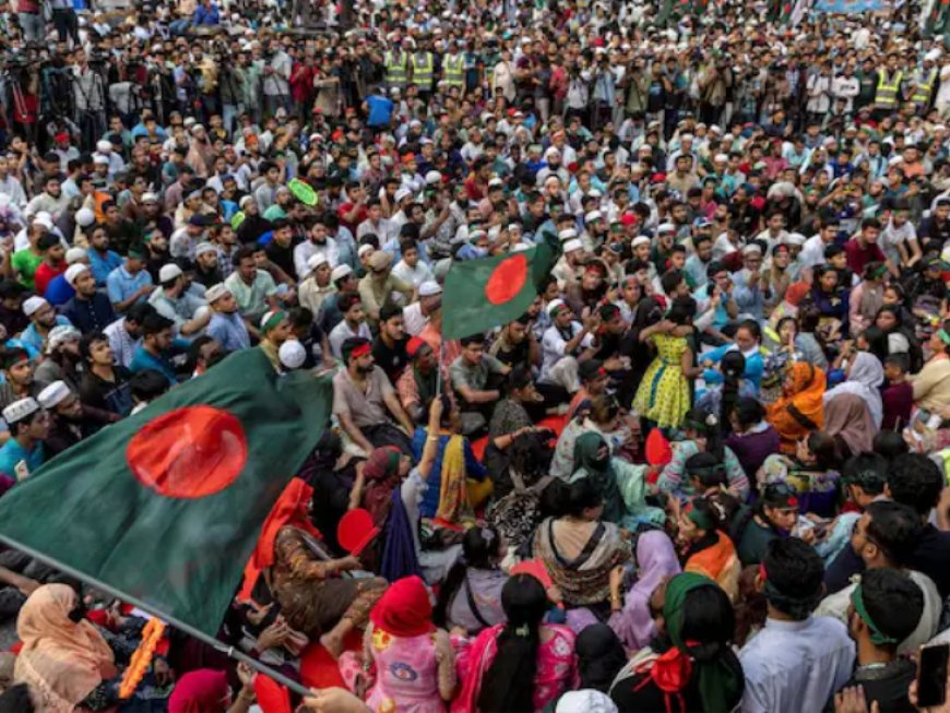 फिर जल उठा बांग्लादेश! सड़कों पर लाखों प्रदर्शनकारी