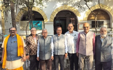 भारतीय राज्य पेंशनर्स महासंघ का प्रतिनिधि मंडल कलेक्टर गौरव सिंह से मिले, पेंशनरों को दिसंबर माह का पेंशन दिलाने की मांग, कलेक्टर ने बैंक प्रशासन को जीवन प्रमाणपत्र शिविर लगाने के निर्देश दिए