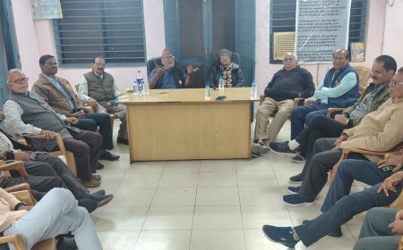 छत्तीसगढ़ के पेंशनरों को भी संशोधित पेंशन पैकेज के तहत बीमा सुविधा दे विष्णुदेव साय सरकार