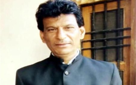 क्लासरूम में बच्चों के बीच राऊंड ले रहे थे टीचर, अचानक दिल का दौरा पड़ने से निधन, मच गई चीख-पुकार