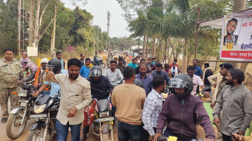 छत्तीसगढ़ राज्य अक्षय ऊर्जा विकास अभिकरण (क्रेडा) के अंतर्गत कार्यरत क्लस्टर टेक्नीशियन प्रहलाद सिंह ठाकुर की स्मृति में   छ.ग. क्रेडा कलस्टर टेक्नीशियन संघ के द्वारा निःशुल्क हेलमेट वितरण किया गया