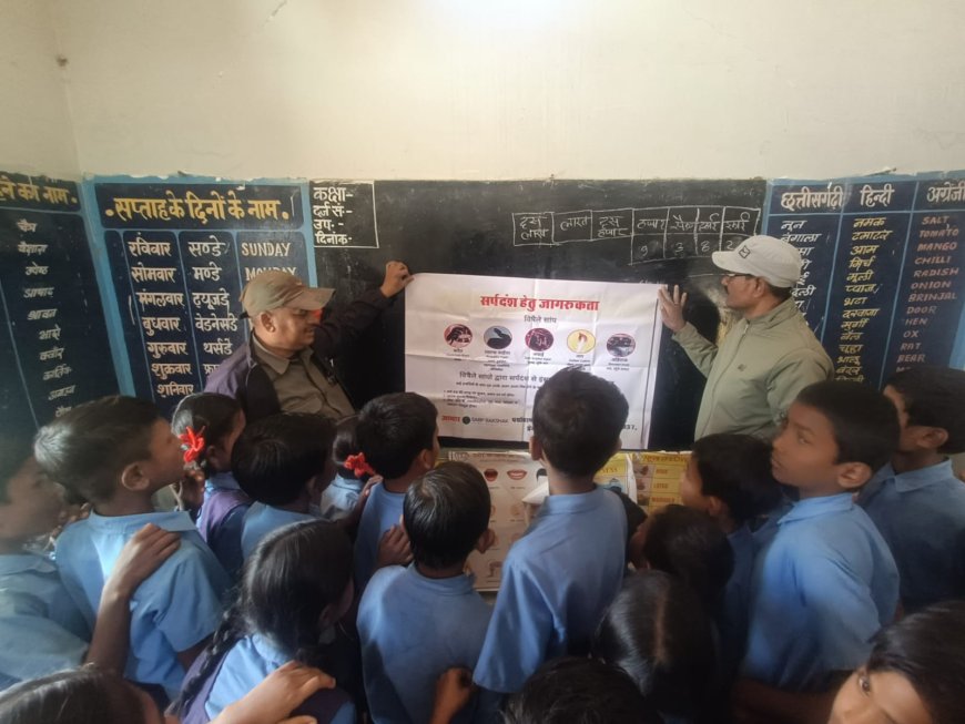 पर्यावरण प्रेमीयो के द्वारा,सांपों के संरक्षण के लिए चला रहे  हैं,जागरूकता अभियान