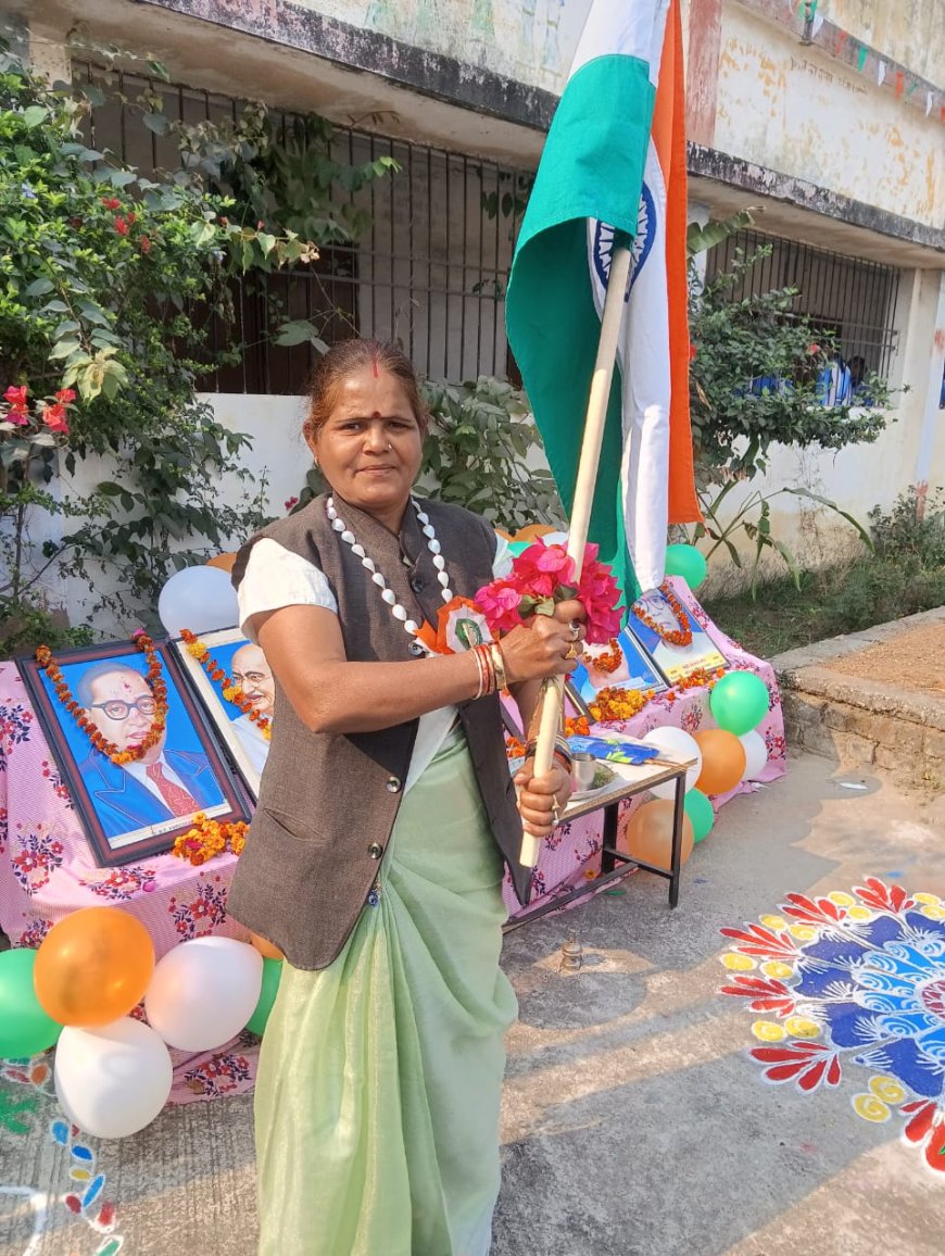 शासकीय उच्चतर माध्यमिक विद्यालय पथरी में गणतंत्र दिवस पर ध्वजारोहण,  प्रभातफेरी में डा गंगा शरण पासी का जोरदार नारा पथरी गांव वासियों को मोहित कर दिया