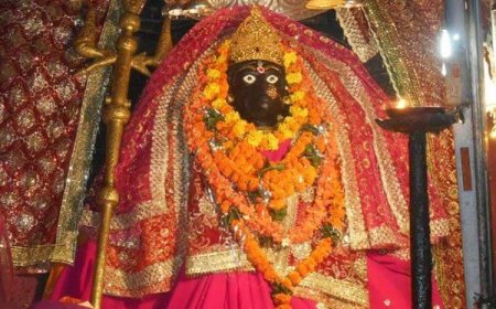 बस्तर की आराध्य देवी मां दंतेश्वरी का दरबार सिर्फ आस्था का केंद्र ही नहीं, बल्कि लाखों दिलों की उम्मीदों का ठिकाना भी है...