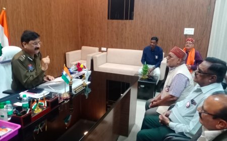 रायपुर के प्रथम पुलिस कमिश्नर डॉ. संजीव शुक्ला से पेंशनर्स महासंघ का प्रतिनिधिमंडल मिला, सेवानिवृत्ति दिवस पर सभी देयताओं व पीपीओ एक साथ देने का आग्रह