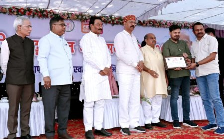 रजत वर्ष पर छत्तीसगढ़ स्टेट पावर कंपनियों ने मनाया रजत महोत्सव, विद्युत उपभोक्ता हुए सम्मानित