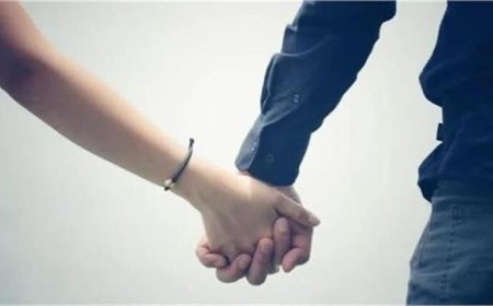 …चौथे के चक्कर में अब तीसरे  से बेवफाई