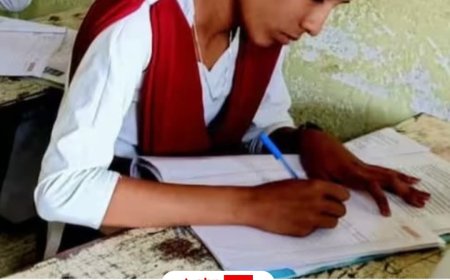 मन में पिता की यादों का सागर और आंखों में आंसुओं का सैलाब लिए 12वीं की बोर्ड परीक्षा  केंद्र पहुंची