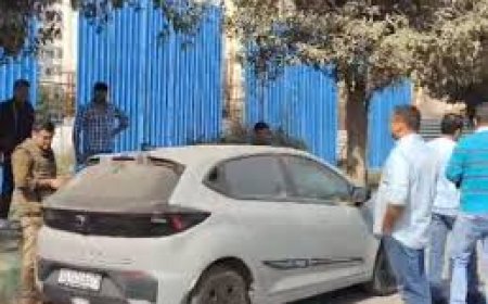 वैलेंटाइन डे के दिन नोएडा में ये क्या हुआ? कार से मिली प्रेमी-प्रेमिका की लाश