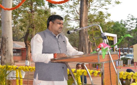 नेताजी सुभाष चंद्र बोस राज्य पुलिस अकादमी में 870 प्रशिक्षु उपनिरीक्षकों हेतु संवादात्मक प्रशिक्षण कार्यक्रम, शिक्षा मंत्री गजेंद्र यादव ने किया मार्गदर्शन