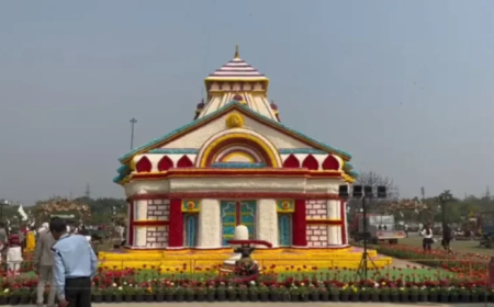 20 क्विंटल फूलों से बनाया गया केदारनाथ मंदिर का भव्य स्वरूप; विदेशों से भी लाए गए हैं फूल…