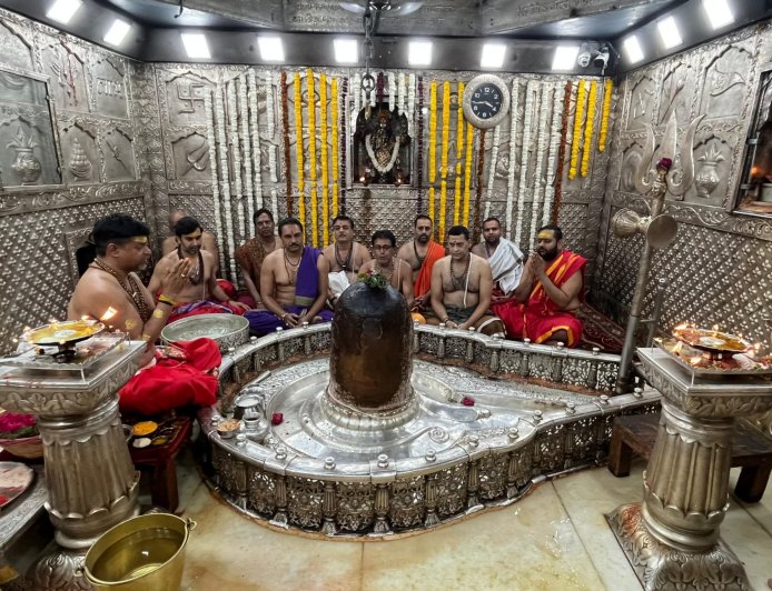 *फाल्गुन महाशिवरात्रि 15 फरवरी 2026 – संक्षिप्त पूजन विधि, चार प्रहर समय-सारणी*