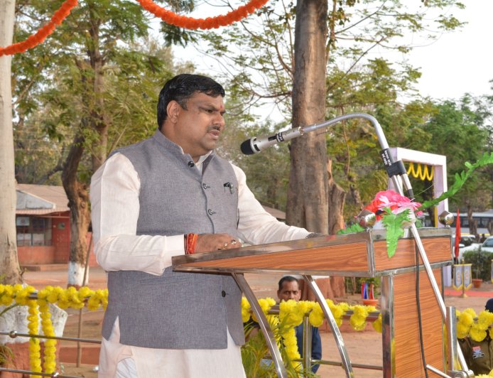 नेताजी सुभाष चंद्र बोस राज्य पुलिस अकादमी में 870 प्रशिक्षु उपनिरीक्षकों हेतु संवादात्मक प्रशिक्षण कार्यक्रम, शिक्षा मंत्री गजेंद्र यादव ने किया मार्गदर्शन