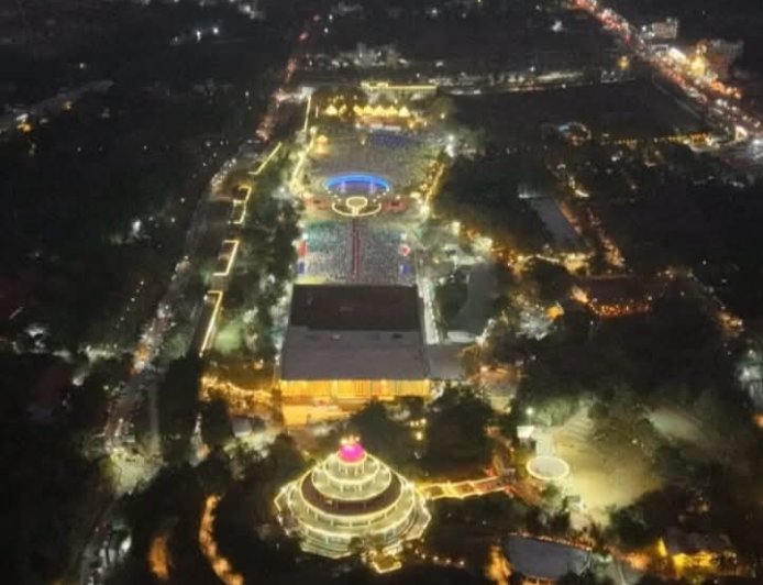 आर्ट ऑफ लिविंग बेंगलुरु आश्रम में गुरुदेव श्री श्री रविशंकर जी के सानिध्य में महाशिवरात्रि महोत्सव 2026, देखिए तस्वीरें