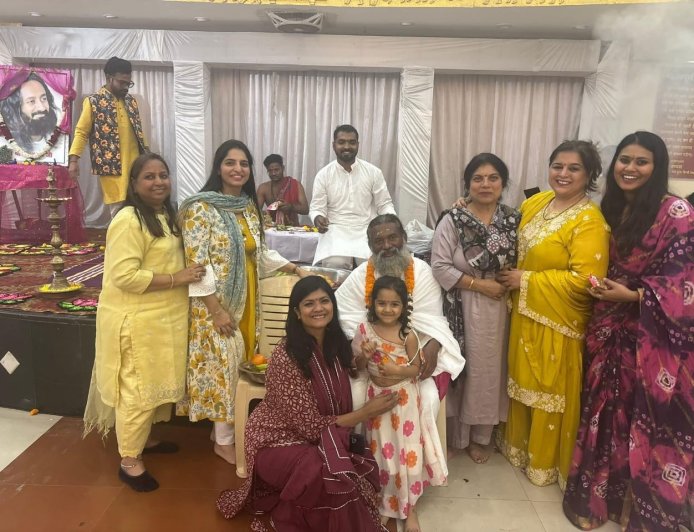 *आर्ट ऑफ लिविंग परिवार द्वारा आयोजित महारुद्र होम एवं रुद्र पूजा से श्रद्धालुओं में भक्ति का संचार*