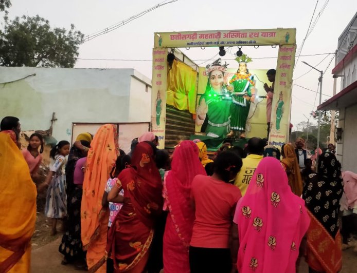 पूर्व मुख्यमंत्री भूपेश बघेल के विधानसभा क्षेत्र पाटन के गांव गांव में छत्तीसगढ़ी महतारी अस्मिता रथ यात्रा