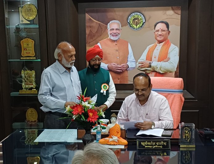 ग्रीन आर्मी द्वारा नगर निगम मुख्यालय एवं 10 जोनों  में सिंगल यूज प्लास्टिक को पूर्णतः बंद करने की मांग, सभापति द्वारा सभी 10 जोनों को पालन के निर्देश जारी