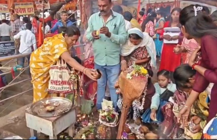 महाशिवरात्रि पर शिवालयों में उमड़ा सैलाब, हर-हर महादेव के गूंजे नारे