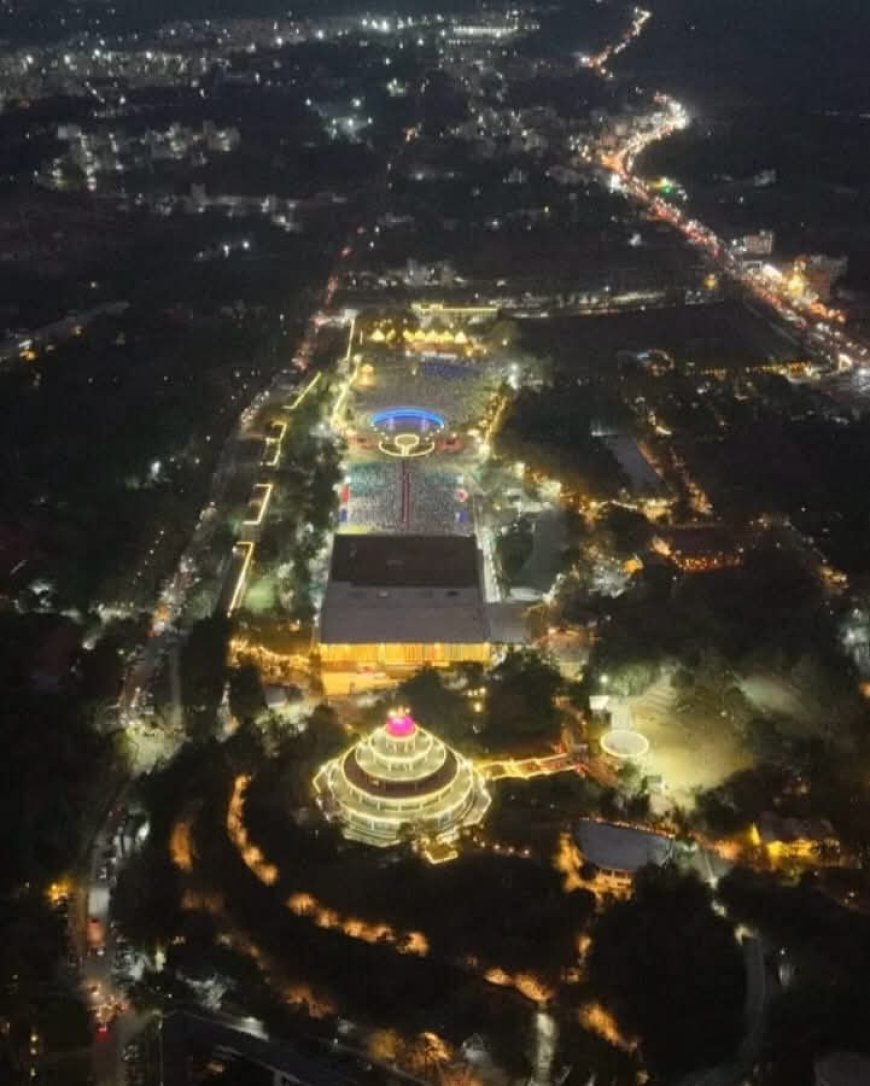 आर्ट ऑफ लिविंग बेंगलुरु आश्रम में गुरुदेव श्री श्री रविशंकर जी के सानिध्य में महाशिवरात्रि महोत्सव 2026, देखिए तस्वीरें